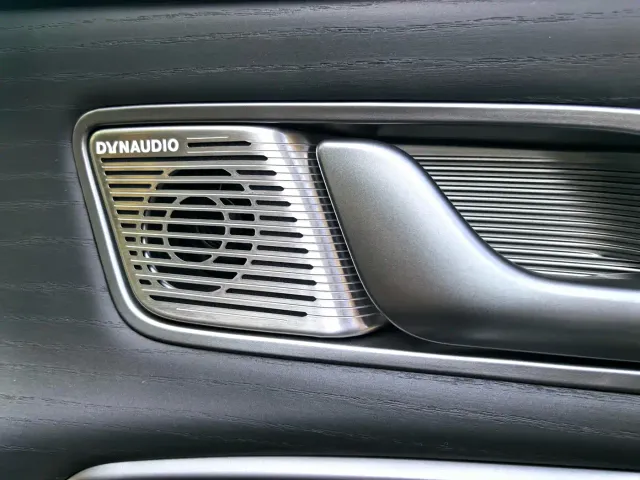 Denza Denza D9 2024 DM-i 980 AWD Prestige — Фото автомобиля 20