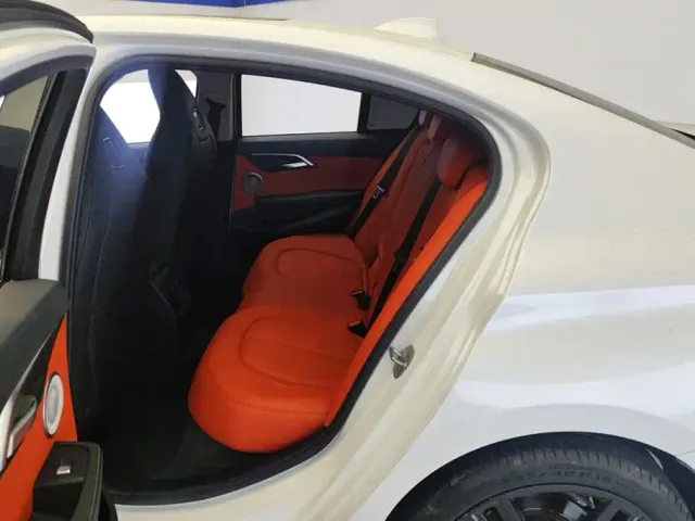 BMW 1 Series — Фото автомобиля 11