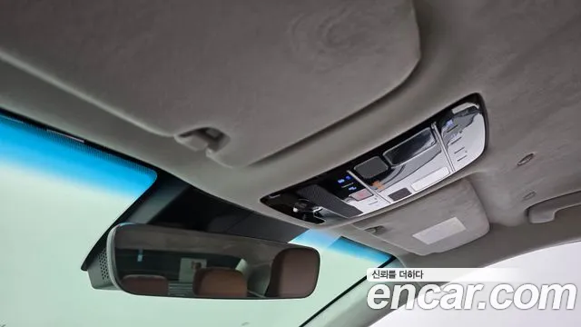 Hyundai Grandeur Grandeur (GN7) 2.5 Бензин 2WD — Фото автомобиля 28