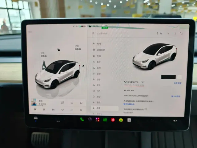Tesla Model Y — Фото автомобиля 5