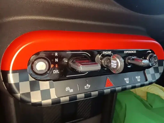 MINI Hatch — Фото автомобиля 13