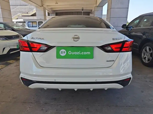 Nissan Teana — Фото автомобиля 5