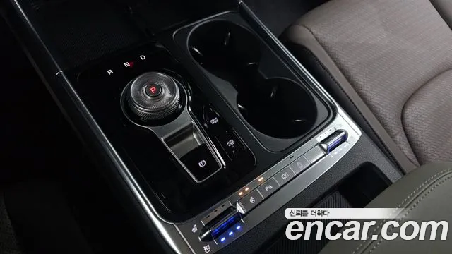 Kia Canival — Фото автомобиля 9