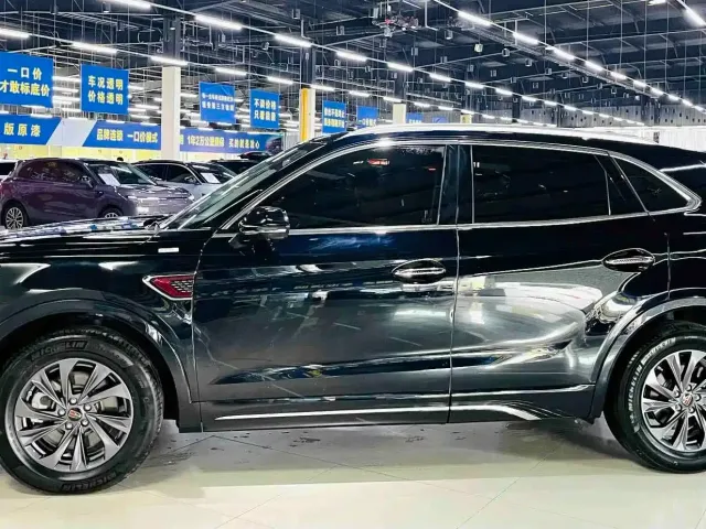 Hongqi HS5 — Фото автомобиля 3