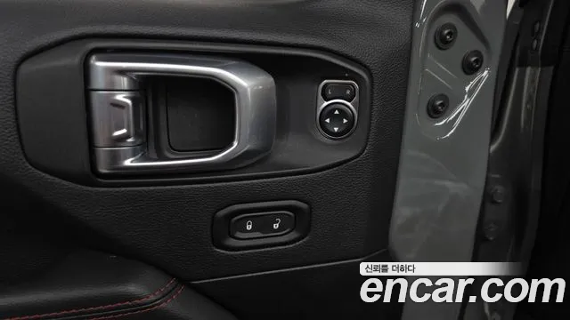 Jeep Wrangler JL — Фото автомобиля 29