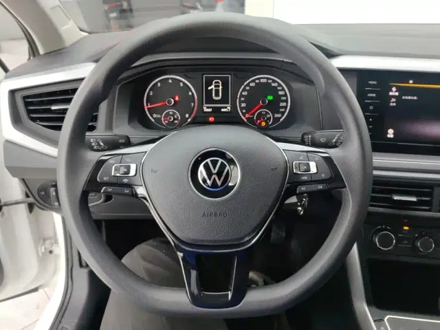 Volkswagen Polo — Фото автомобиля 15