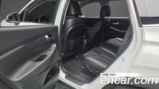 Hyundai Santafe Новый Santa Fe Бензин 2.5T 4WD — Фото автомобиля 9