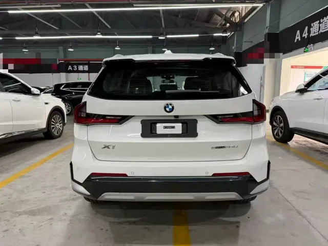 BMW X1 — Фото автомобиля 9