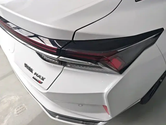 Dongfeng Yixuan MAX — Фото автомобиля 7