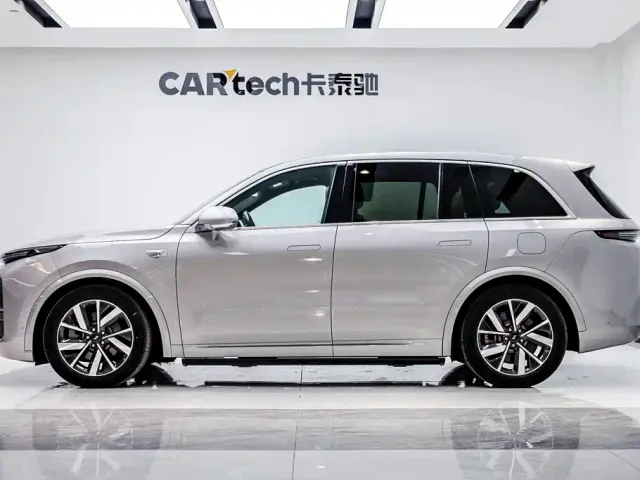 Li Auto L8 — Фото автомобиля 3