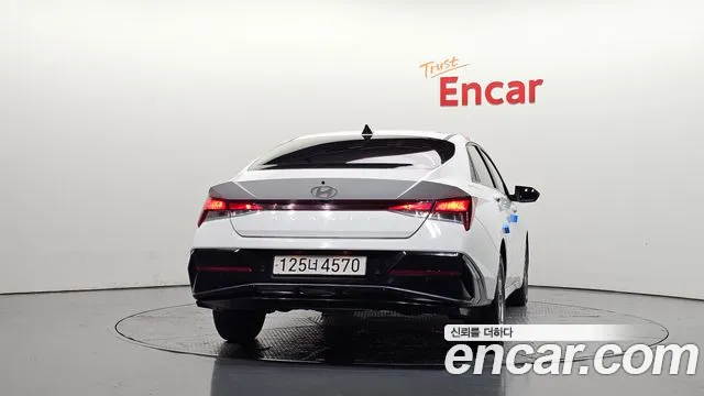 Hyundai Avante CN7 — Фото автомобиля 4