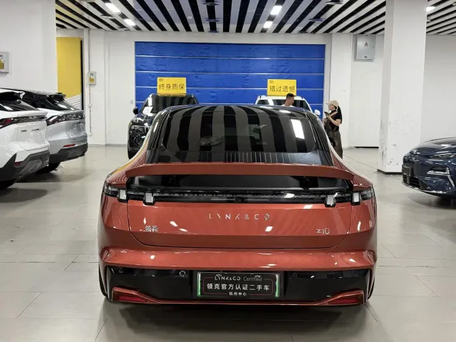 Lynk & Co Z10 — Фото автомобиля 16