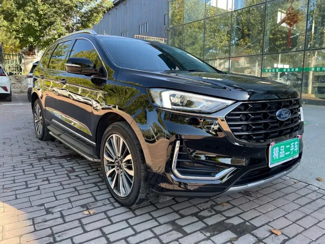 Ford Edge — Фото автомобиля 3