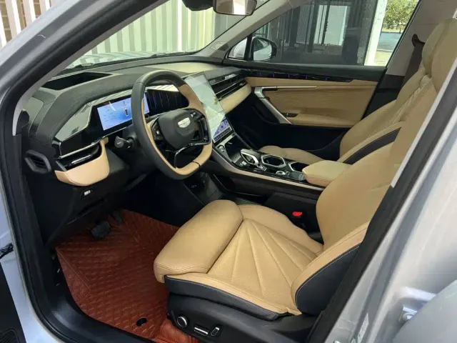 Geely Boyue L — Фото автомобиля 7