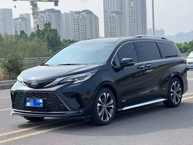 Фотография автомобиля — Toyota Granvia