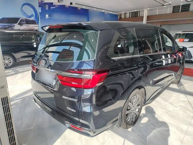 Honda Odyssey — Фото автомобиля 6