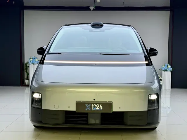 Li Auto MEGA — Фото автомобиля 2