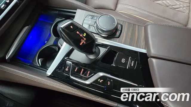 BMW 5 Series G30 — Фото автомобиля 12