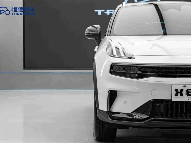 Lynk & Co 06 — Фото автомобиля 8