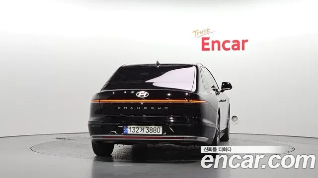 Hyundai Grandeur GN7 — Фото автомобиля 4