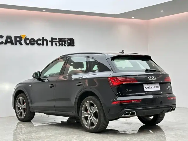 Audi Q5L — Фото автомобиля 3