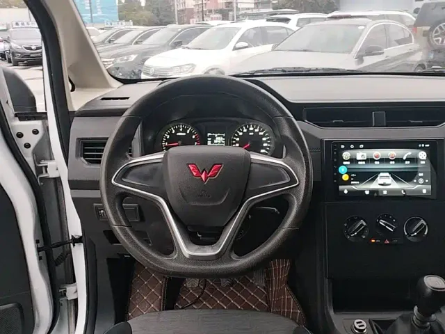 Wuling Zhengcheng — Фото автомобиля 10