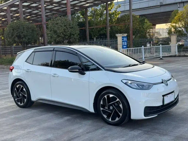 Volkswagen ID.3 — Фото автомобиля 3
