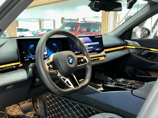 BMW i5 — Фото автомобиля 7