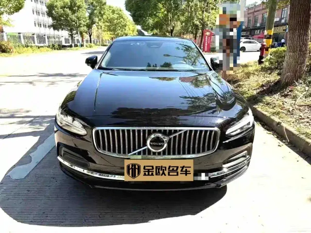 Volvo S90 — Фото автомобиля 4
