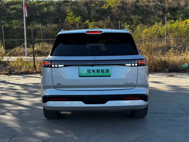 Dongfeng eπ 008 — Фото автомобиля 9