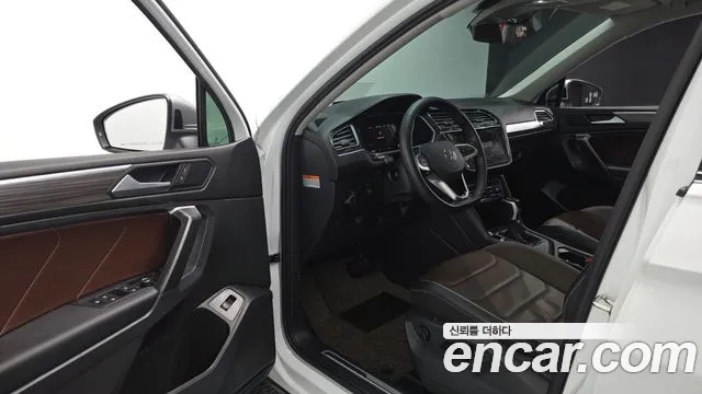 Volkswagen Tiguan — Фото автомобиля 15