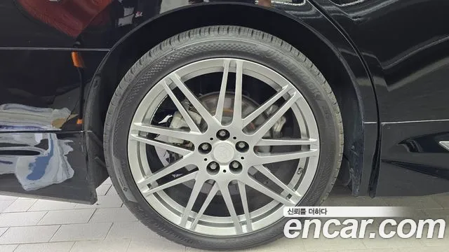 Toyota Alphard — Фото автомобиля 3