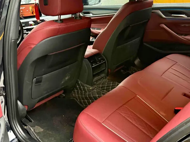 BMW 5 Series — Фото автомобиля 8