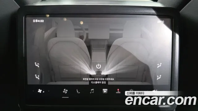 Tesla Model 3 — Фото автомобиля 16