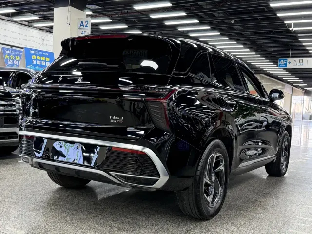 Hongqi HS3 — Фото автомобиля 9