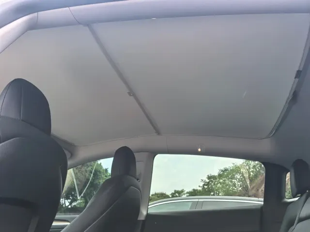 Tesla Model Y — Фото автомобиля 12