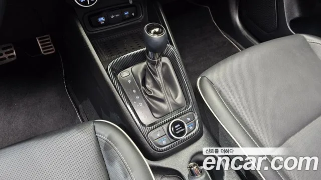 Hyundai Venue — Фото автомобиля 9