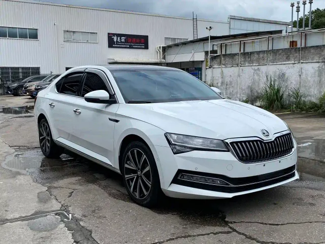 Skoda Superb — Фото автомобиля 3