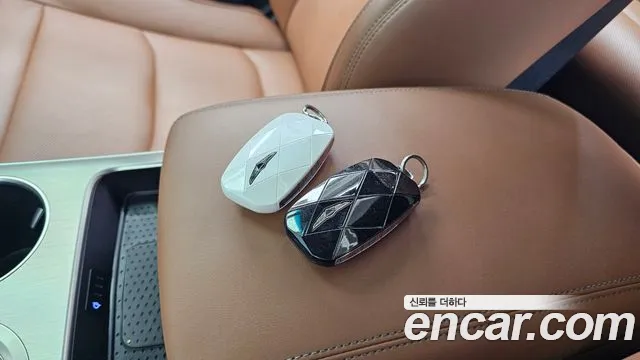 Genesis GV70 — Фото автомобиля 22