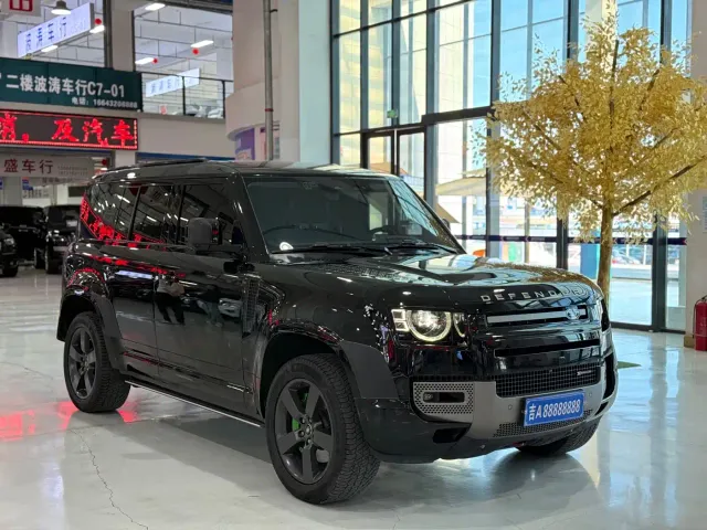 Land Rover Defender — Фото автомобиля 3