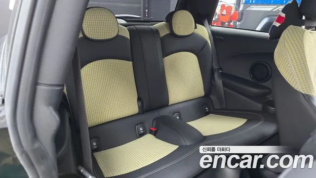 MINI Cooper — Фото автомобиля 17