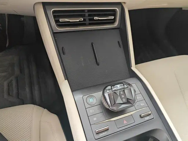 BYD Qin L — Фото автомобиля 13