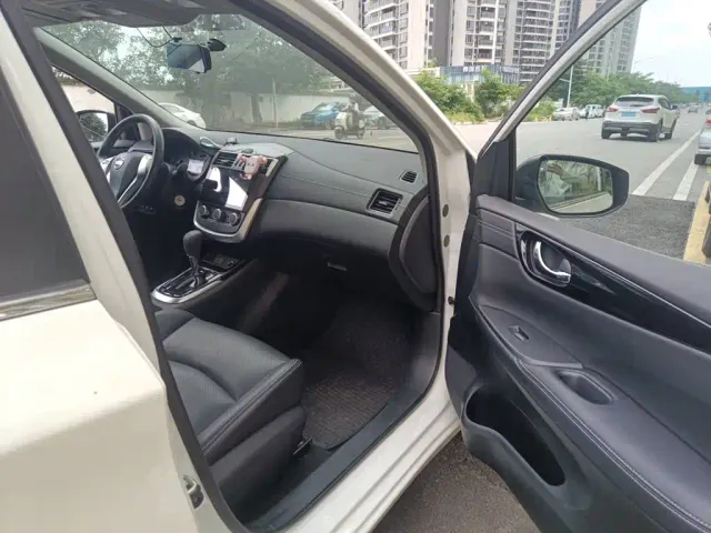Nissan Tiida — Фото автомобиля 17
