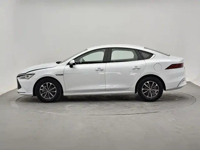 BYD Qin PLUS — Фото автомобиля 2