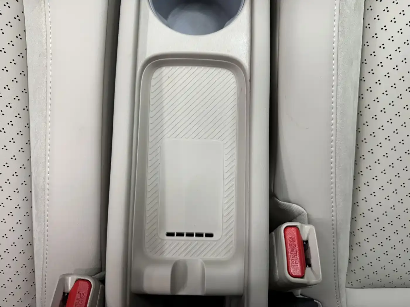 Firefly Firefly 2025 Luminescent Edition — Фото автомобиля 9