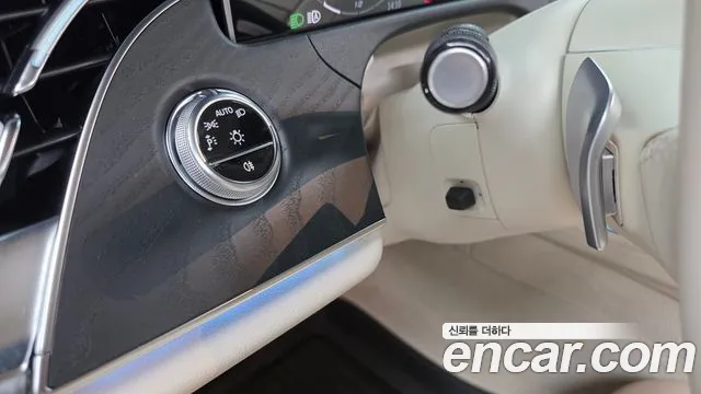 Mercedes-Benz E-Class — Фото автомобиля 30