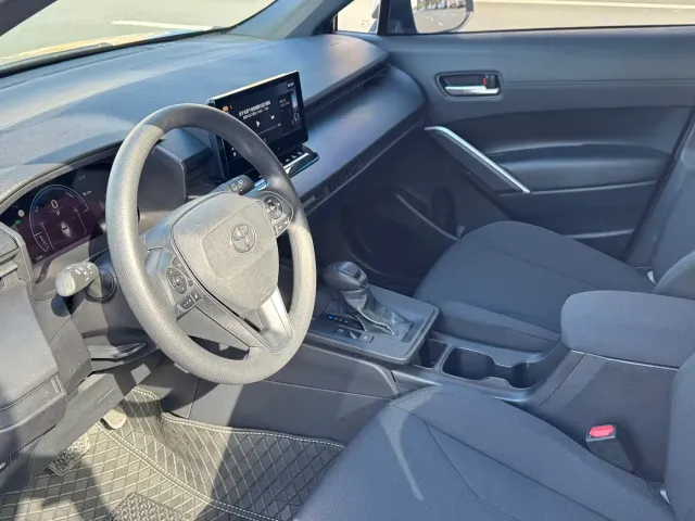 Toyota Corolla Cross — Фото автомобиля 4