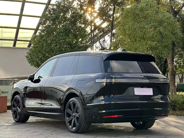 Nio ES8 — Фото автомобиля 6