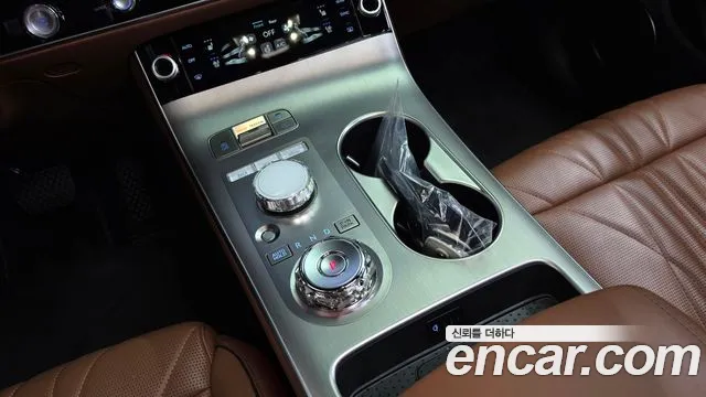 Genesis GV70 — Фото автомобиля 12
