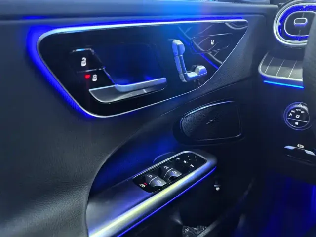 Mercedes-Benz C-Class — Фото автомобиля 16